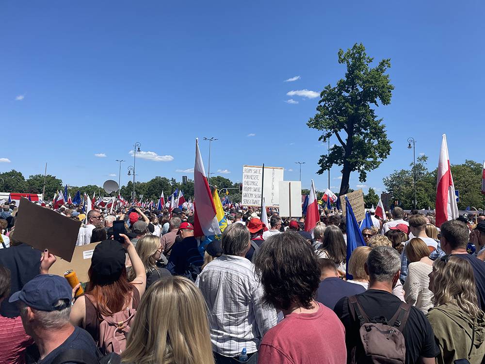 Polonya'da son yılların en büyük siyasi protestosu 10
